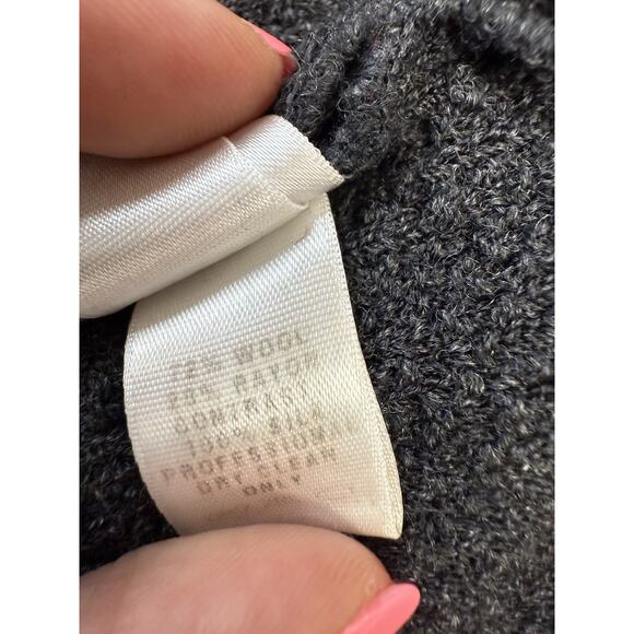 St. John Gray Wool Blend Zip Jacket with Raw Edge Rosette Trim Size 6 - Picture 12 of 12